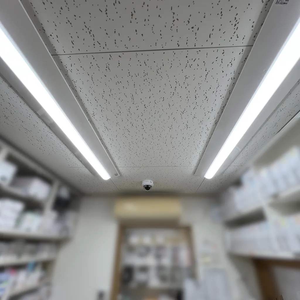 調剤室をしっかりと見守る防犯カメラ