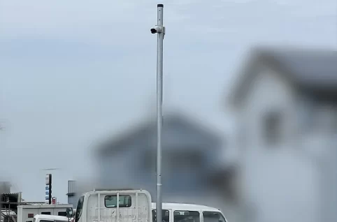 屋外の監視カメラ