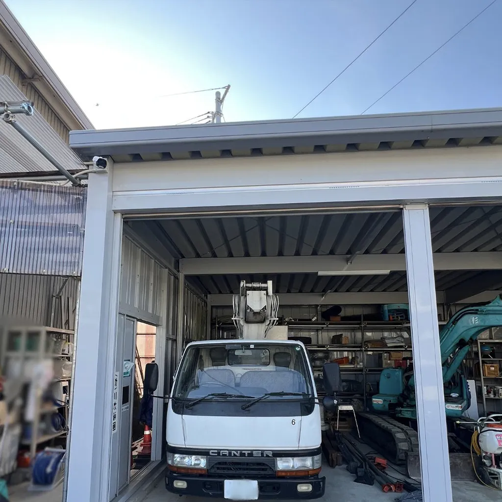 屋外の監視カメラ